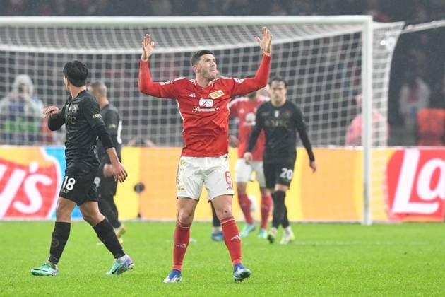 Football, Men, 2023 2024 season, UEFA Champions League Group C, Matchday 3 , 1 FC Union Berlin SSC Napoli, v l Robin Gosens 1 FC Union Berlin disappointed, dejected, dissatisfied, 24 10 2023, Copyright: xMatthiasxKochx