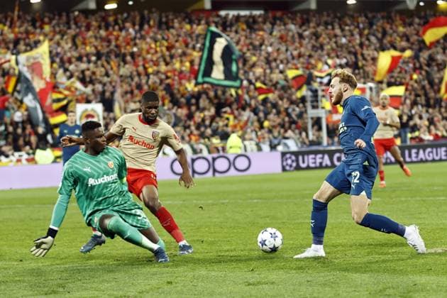 LENS - (l-r) RC Lens goalkeeper Brice Samba, Kevin Danso of RC Lens, Yorbe Vertessen of PSV Eindhoven during the UEFA Champions League group B match between RC Lens and PSV Eindhoven at the Stade Bollaert-Delelis on October 24, 2023 in Lens, France. ANP MAURICE VAN STEEN UEFA Champions League 2023 24 2023 2024 xVIxANPxSportx xxANPxIVx 482021439 originalFilename: 482021439.jpg