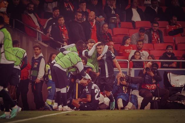 Brais Mendez celebrates with his team after scoring goal during UEFA Champions League 23 24 game between SL Benfica and Real Sociedad at Estadio Da Luz, Lisbon, Portugal. (Maciej Rogowski) Lisbon Estadio Da Luz Portugal Copyright: xMaciejxRogowskix slbrss-24102023-34