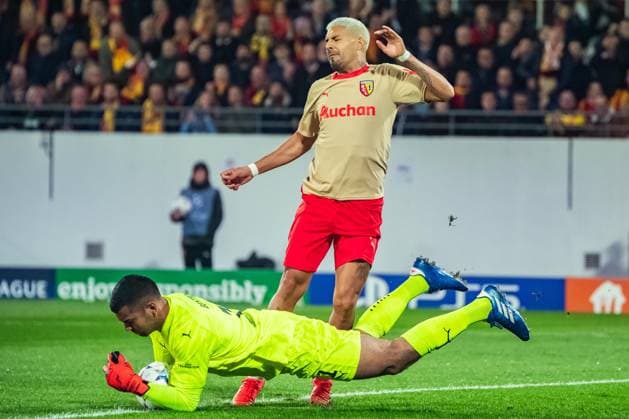 Facundo Medina (RC Lens) FOOTBALL : RC Lens x PSV Eindhoven - Ligue des Champions - JournÃ e 3 - 24 10 2023 BaptisteAutissier Panoramic 