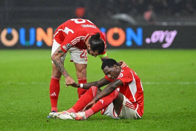 Football, Men, 2023 2024 season, UEFA Champions League Group C, Matchday 3 , 1 FC Union Berlin SSC Napoli, f l Christopher Trimmel 1 FC Union Berlin and Sheraldo Becker 1 FC Union Berlin disappointed, dejected, dissatisfied after defeat, 24 10 2023, Copyright: xMatthiasxKochx