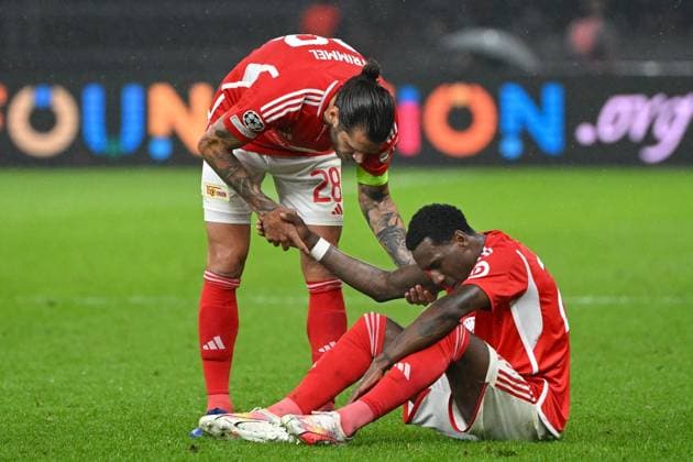 Football, Men, 2023 2024 season, UEFA Champions League Group C, Matchday 3 , 1 FC Union Berlin SSC Napoli, f l Christopher Trimmel 1 FC Union Berlin and Sheraldo Becker 1 FC Union Berlin disappointed, dejected, dissatisfied after defeat, 24 10 2023, Copyright: xMatthiasxKochx