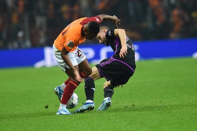 Tete (L) of Galatasaray and Konrad Laimer (27) of Bayern Munchen during the UEFA Champions League match between Galatasaray A.S. and FC Bayern München at RAMS PARK Arena on October 24, 2023 in Istanbul, Turkey. Istanbul Turkey Copyright: xSeskimPhotox Gsaray-BMunich_241023 (287)