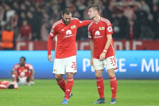 24 10 2023, xtgx, football, UEFA Champions League, 1 FC Union Berlin SSC Napoli emspor, v l Lucas Tousart Union Berlin, 29 , Robin Knoche Union Berlin, 31 disappointed, looks disappointed, dejected, disappointed DFL DFB REGULATES PROHIBIT ANY USE OF PHOTOGRAPHS as IMAGE SEQUENCES and or QUASI VIDEO Olympiastadion