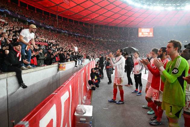 Football, Men, 2023 2024 season, UEFA Champions League Group C, Matchday 3 , 1 FC Union Berlin SSC Napoli, v l Ultras Fans of 1 FC Union Berlin cheered up the players after the match, 24 10 2023, Copyright: xMatthiasxKochx