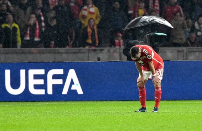 Football, Men, 2023 2024 season, UEFA Champions League Group C, Matchday 3 , 1 FC Union Berlin SSC Napoli, Robin Knoche 1 FC Union Berlin , Disappointment after final whistle, 24 10 2023, Copyright: xMatthiasxKochx
