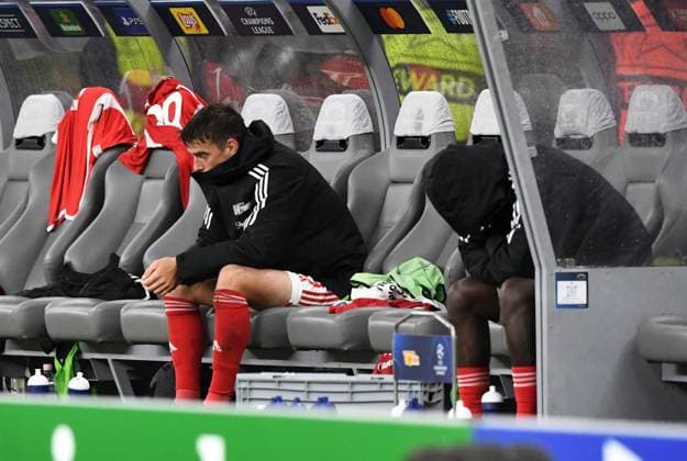 Football, Men, 2023 2024 season, UEFA Champions League Group C, Matchday 3 , 1 FC Union Berlin SSC Napoli, v l Janik Haberer 1 FC Union Berlin , David Datro Fofana 1 FC Union Berlin , disappointment after the final whistle on the bench, 24 10 2023, Copyright: xMatthiasxKochx