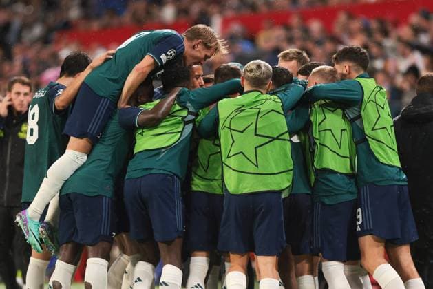 SEVILLE, SPAIN - OCTOBER 24: Players of Arsenal FC celebrate a goal during the UEFA Champions League match between Sevilla FC and Arsenal FC at Estadio Ramon Sanchez Pizjuan on October 24, 2023 in Seville, Spain. SPO 