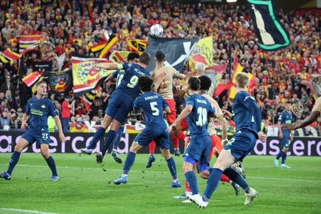 Action de Lens lors du match de l UEFA Champions League entre le RC Lens et le PSV Eindhoven, stade Bollaert-Delelis, le 24 octobre 2023 FOOTBALL : RC LENS vs PSV EINDHOVEN - UEFA LIGUE DES CHAMPIONS - 24 10 2023 LaurentSanson Panoramic 