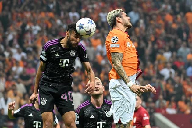 Istanbul, Rams Park, 24 10 23, GER, Men, UEFA Champions League, Season 2023 2024, Galatasaray Istanbul FC Bayern Muenchen picture from left in duel Noussair MAZRAOUI Muenchen and Mauro ICARDI Galatasaray in header, header duel Only for editorial use UEFA regulations prohibit any use of photographs as image sequences and or quasi video Turkey