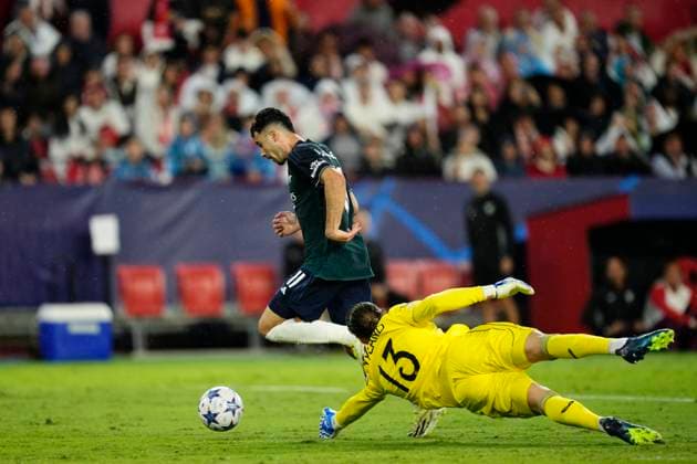 Sevilla FC v Arsenal FC: Group B - UEFA Champions League 2023 24 Gabriel Martinelli Left Winger of Arsenal and Brazil in action during the UEFA Champions League match between Sevilla FC and Arsenal FC at Estadio Ramon Sanchez Pizjuan on October 24, 2023 in Seville, Spain. Seville Spain  Copyright: xJosexBretonx originalFilename:breton-sevillaf231024_npgAq.jpg