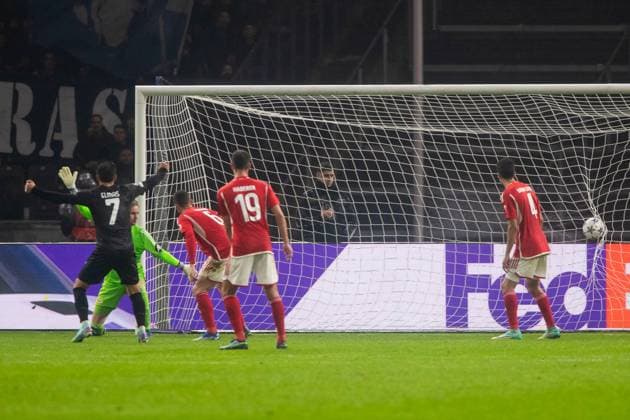 24 10 2023, xfrx, football UEFA Champions League, Union Berlin SSC Napoli emspor, v l Raspadori Giacomo SSC Napoli ,Frederik Ronnow Union Berlin goal to 0 1 DFL DFB REGULATIONS PROHIBIT ANY USE OF PHOTOGRAPHS as IMAGE SEQUENCES and or QUASI VIDEO Berlin