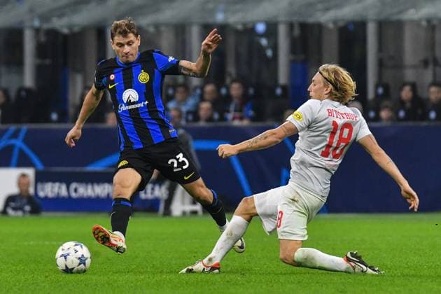 Barella (Inter) contrast Bidstrup (Salzsburg) - - Inter-Salisburgo - UEFA Champions League during Inter - FC Internazionale vs FC Salzburg, UEFA Champions League football match in Milan, Italy, October 24 2023  Copyright: xAndreaxAmato IPAxSportx xipa-agex xx IPA_41196843 IPA_IPA41196843