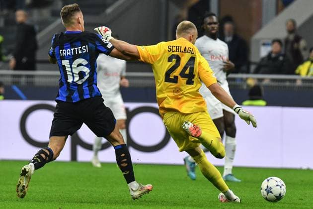 Frattesi (Inter) contrast Schlager (Salisburg) - Inter-Salisburgo - UEFA Champions League during Inter - FC Internazionale vs FC Salzburg, UEFA Champions League football match in Milan, Italy, October 24 2023  Copyright: xAndreaxAmato IPAxSportx xipa-agex xx IPA_41196825 IPA_IPA41196825