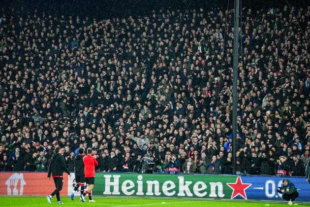 UEFA Champions League: Feyenoord v SS Lazio Rotterdam - Fans of Feyenoord during the 3rd leg of the UEFA Champions League group stage between Feyenoord v SS Lazio at Stadion Feijenoord De Kuip on 25 October 2023 in Rotterdam, The Netherlands. Copyright: xTomxBodex