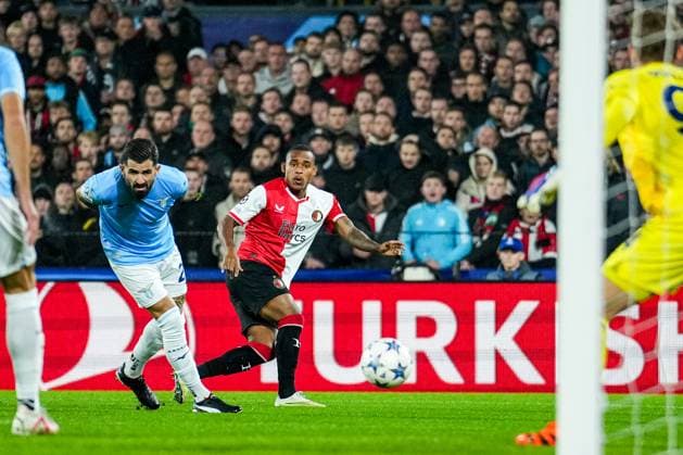 UEFA Champions League: Feyenoord v SS Lazio Rotterdam - Igor Paixao of Feyenoord during the 3rd leg of the UEFA Champions League group stage between Feyenoord v SS Lazio at Stadion Feijenoord De Kuip on 25 October 2023 in Rotterdam, The Netherlands. Copyright: xTomxBodex