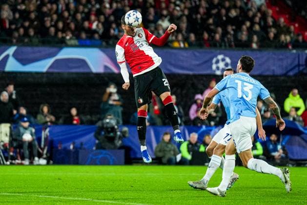 UEFA Champions League: Feyenoord v SS Lazio Rotterdam - Santiago Gimenez of Feyenoord during the 3rd leg of the UEFA Champions League group stage between Feyenoord v SS Lazio at Stadion Feijenoord De Kuip on 25 October 2023 in Rotterdam, The Netherlands. Copyright: xYannickxVerhoevenx