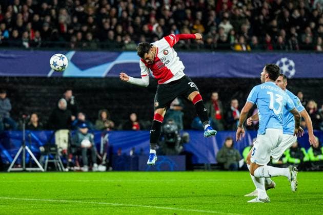 UEFA Champions League: Feyenoord v SS Lazio Rotterdam - Santiago Gimenez of Feyenoord during the 3rd leg of the UEFA Champions League group stage between Feyenoord v SS Lazio at Stadion Feijenoord De Kuip on 25 October 2023 in Rotterdam, The Netherlands. Copyright: xYannickxVerhoevenx