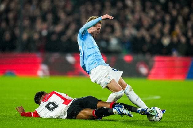 UEFA Champions League: Feyenoord v SS Lazio Rotterdam - Quinten Timber of Feyenoord, Nicolo Rovella of Lazio during the 3rd leg of the UEFA Champions League group stage between Feyenoord v SS Lazio at Stadion Feijenoord De Kuip on 25 October 2023 in Rotterdam, The Netherlands. Copyright: xYannickxVerhoevenx