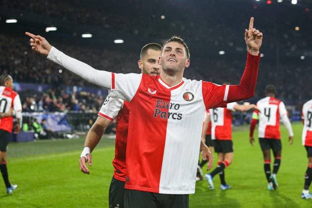 ROTTERDAM, 25-10-2023, Stadium de Kuip, UEFA Champions League, 2023 2024, Group stage, Feyenoord - Lazio, Feyenoord player Santiago Gimenez scores 1-0 Feyenoord - Lazio  x22893847x Copyright: