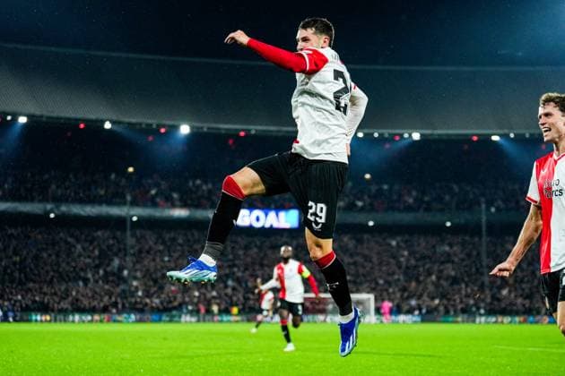 UEFA Champions League: Feyenoord v SS Lazio Rotterdam - Santiago Gimenez of Feyenoord celebrates the 1-0 during the 3rd leg of the UEFA Champions League group stage between Feyenoord v SS Lazio at Stadion Feijenoord De Kuip on 25 October 2023 in Rotterdam, The Netherlands. Copyright: xTomxBodex