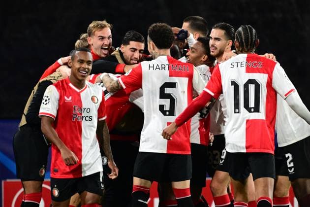 ROTTERDAM - Feyenoord celebrates Santiago Gimenez of Feyenoord s 1-0 during the UEFA Champions League Group E match between Feyenoord and Lazio Roma at Feyenoord Stadium de Kuip on October 25, 2023 in Rotterdam, the Netherlands. ANP OLAF KRAAK UEFA Champions League 2023 24 2023 2024 xVIxANPxSportx xxANPxIVx 482103872 originalFilename: 482103872.jpg