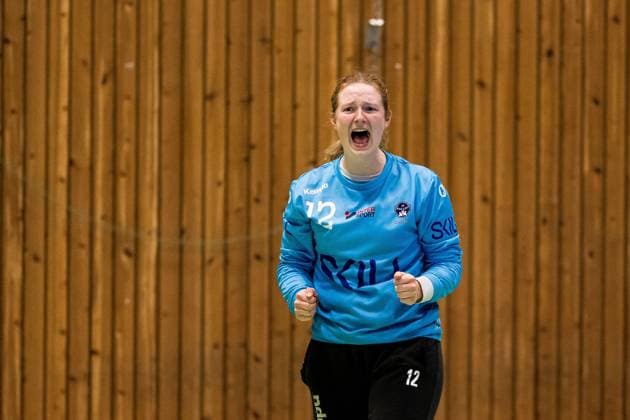 231025 Hallbys goalkeeper Christina Lövgren Hallberg cheers during the handball match in Handbollsligan dam between H65 Höör and Hallby on October 25, 2023 in Höör.  Copyright: PETTERxARVIDSON BB231025PA024