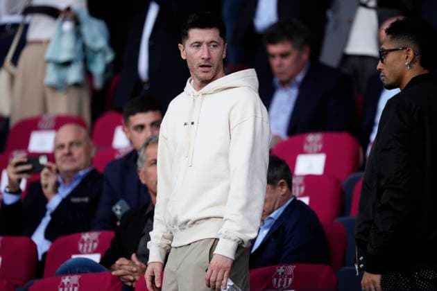 Sport Bilder des Tages FC Barcelona, Barca v FC Shakhtar Donetsk: Group H - UEFA Champions League 2023 24 Robert Lewandowski centre-forward of Barcelona and Poland prior the UEFA Champions League match between FC Barcelona and FC Shakhtar Donetsk at Estadi Olimpic Lluis Companys on October 25, 2023 in Barcelona, Spain. Barcelona Spain  Copyright: xJosexBretonx originalFilename:breton-fcbarcel231025_np52u.jpg