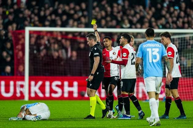 UEFA Champions League: Feyenoord v SS Lazio Rotterdam - Lazio coach Maurizio Sarri, Marcos Lopez of Feyenoord during the 3rd leg of the UEFA Champions League group stage between Feyenoord v SS Lazio at Stadion Feijenoord De Kuip on 25 October 2023 in Rotterdam, The Netherlands. Copyright: xYannickxVerhoevenx