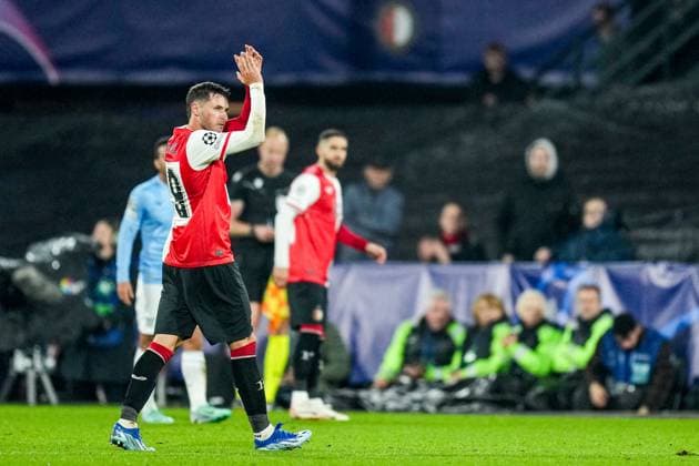 UEFA Champions League: Feyenoord v SS Lazio Rotterdam - Santiago Gimenez of Feyenoord during the 3rd leg of the UEFA Champions League group stage between Feyenoord v SS Lazio at Stadion Feijenoord De Kuip on 25 October 2023 in Rotterdam, The Netherlands. Copyright: xYannickxVerhoevenx