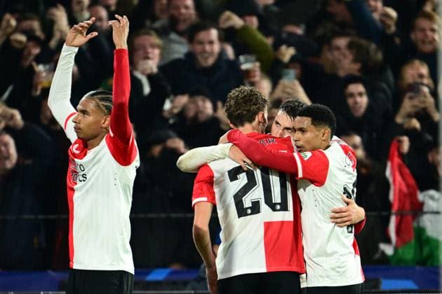 ROTTERDAM - (l-r) Calvin Stengs of Feyenoord, Mats Wieffer of Feyenoord, Santiago Gimenez of Feyenoord, Marcos Lopez of Feyenoord celebrate the 3-0 during the UEFA Champions League match in group E between Feyenoord and Lazio Roma in Feyenoord Stadium de Kuip on 25 October 2023 in Rotterdam, Netherlands. ANP OLAF KRAAK UEFA Champions League 2023 24 2023 2024 xVIxANPxSportx xxANPxIVx 482108958 originalFilename: 482108958.jpg