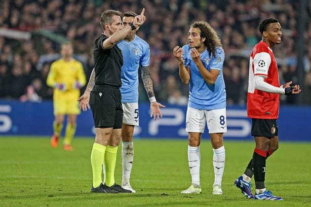 ROTTERDAM, 25-10-2023, Stadium de Kuip, UEFA Champions League, 2023 2024, Group stage, Feyenoord - Lazio, Lazio Roma player Matias Vecino and Lazio Roma player Matteo Guendouzi complain at Referee Tobias Petersen Feyenoord - Lazio  x22894892x Copyright: