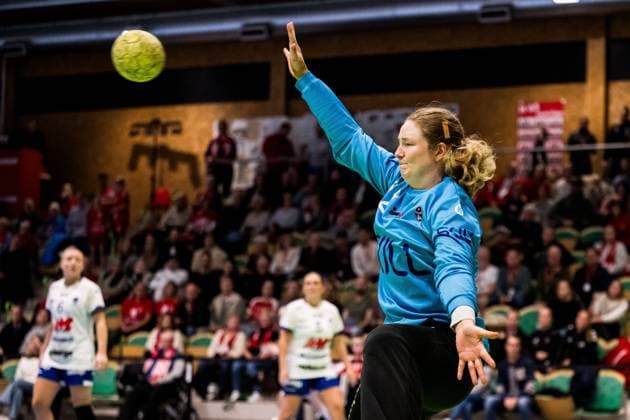 231025 Hallbys goalkeeper Christina Lövgren Hallberg during the handball match in Handbollsligan dam between H65 Höör and Hallby on October 25, 2023 in Höör.  Copyright: PETTERxARVIDSON BB231025PA064