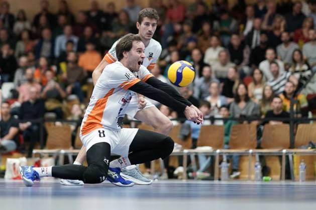 Volleyball, CEV Challenge Cup 25 10 2023, Volleyball, Centre Sportif Lorentzweiler, Bertrange, Luxembourg, CEV Challenge Cup, VC Lorentzweiler LUX Steaua Bucharest, Steaua Bukaresti RO vl Tomas Pavelka VC Lorentweiler 8