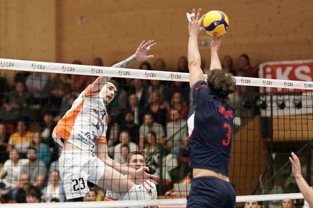 Volleyball, CEV Challenge Cup 25 10 2023, Volleyball, Centre Sportif Lorentzweiler, Bertrange, Luxembourg, CEV Challenge Cup, VC Lorentzweiler LUX Steaua Bucharest, Steaua Bukaresti RO vl Francois Sonnet VC Lorentweiler 23
