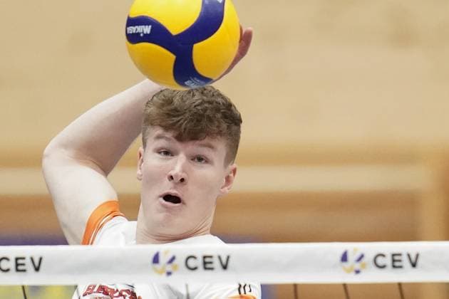 Volleyball, CEV Challenge Cup 25 10 2023, Volleyball, Centre Sportif Lorentzweiler, Bertrange, Luxembourg, CEV Challenge Cup, VC Lorentzweiler LUX Steaua Bucharest, Steaua Bucharesti RO vl David Mexson VC Lorentweiler 6