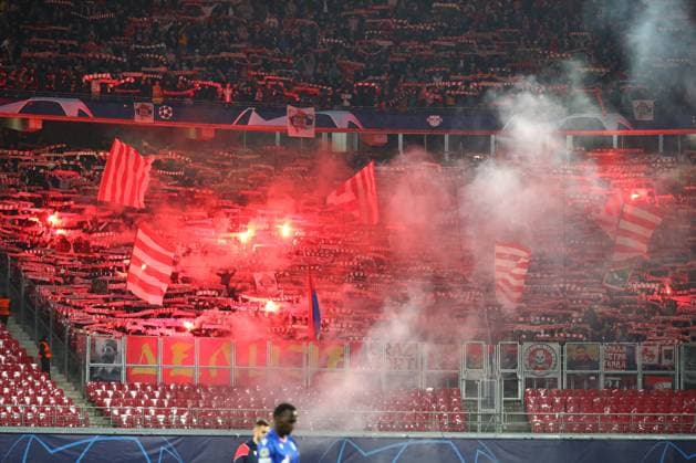 25 10 2023, xtgx, football, UEFA Champions League, RB Leipzig Red Star Belgrade emspor, v l symbol photo, symbol image, fans of Belgrade send pyro, scarf, fog, smoke DFL DFB REGULATES PROHIBIT ANY USE OF PHOTOGRAPHS as IMAGE SEQUENCES and or QUASI VIDEO Leipzig