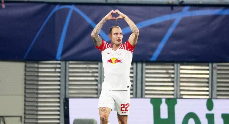 RB Leipzig Red Star Belgrade Champions League Leipzig, 25 10 2023, Red Bull Arena, Football , UEFA Champions League, Group G , Matchday 3, RB Leipzig vs Red Star Belgrade , In picture Goal for RB Leipzig David Raum 22, RB Leipzig scores 1 0 and cheers , Photo intended for editorial use only , UEFA regulations prohibit any use of photographs as image sequences and or quasi video ,