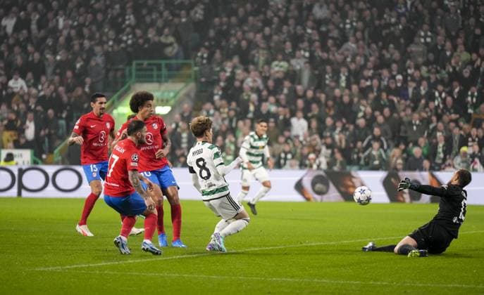 EDITORIAL USE ONLY No use with unauthorised audio, video, data, fixture lists, club league logos or live services. Online in-match use limited to 120 images, no video emulation. No use in betting, games or single club league player publications. Celtic v Atletico Madrid, UEFA Champions League, Group E, Football, Celtic Park, Glasgow, UK - 25 Oct 2023 EDITORIAL USE ONLY No use with unauthorised audio, video, data, fixture lists, club league logos or live services. Online in-match use limited to 120 images, no video emulation. No use in betting, games or single club league player publications. Copyright: xStuartxWallace Shutterstockx 14164178h