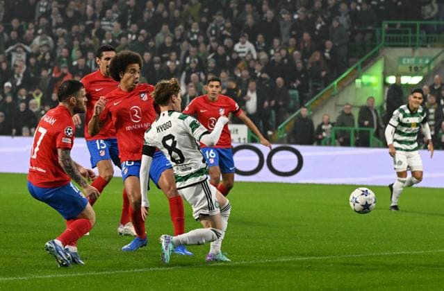 Glasgow, Scotland, 25th October 2023. Kyogo Furuhashi of Celtic scores the opening goal during the UEFA Champions League match at Celtic Park, Glasgow. Picture credit should read: Neil Hanna Sportimage EDITORIAL USE ONLY. No use with unauthorised audio, video, data, fixture lists, club league logos or live services. Online in-match use limited to 120 images, no video emulation. No use in betting, games or single club league player publications. SPI-2676-0005