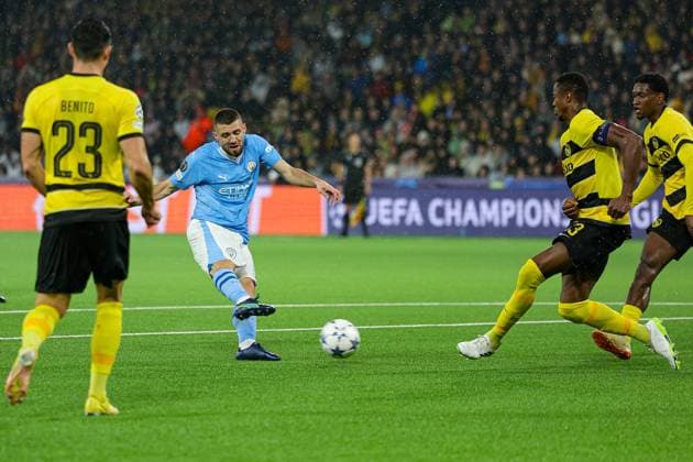 BSC Young Boys v Manchester City Champions League 25 10 2023. Mateo Kovacic (8) of Manchester City shoots towards the goal during the Champions League match between BSC Young Boys and Manchester City at Stade de Suisse, Wankdorf, Switzerland on 25 October 2023. Editorial use only , Copyright: xNigelxKeenex PSI-18264-0011