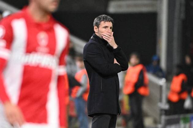 231025 Royal Antwerp FC vs FC Porto Mark Van Bommel, head coach of Antwerp, pictured during a football game between Royal Antwerp FC and FC Porto on day 3 in Group H of the UEFA Champions League season 2023-2024 competition on October 25, 2023 in Antwerp, Belgium. (Photo by Maarten Straetemans Isosport) ANTWERP BELGIUM  Copyright: xx 412668