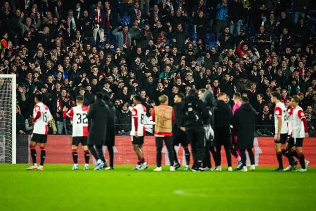 UEFA Champions League: Feyenoord v SS Lazio Rotterdam - Feyenoord supporters celerating the win against Lazio during the 3rd leg of the UEFA Champions League group stage between Feyenoord v SS Lazio at Stadion Feijenoord De Kuip on 25 October 2023 in Rotterdam, The Netherlands. Copyright: xYannickxVerhoevenx