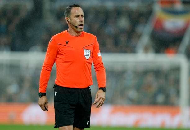 Newcastle United FC v Borussia Dortmund: Group F - UEFA Champions League 2023 24 Referee Artur Dias in action during the UEFA Champions League match between Newcastle United FC and Borussia Dortmund at St. James Park on October 25, 2023 in Newcastle Upon Tyne, England. Newcastle St. James Park England United Kingdom Copyright: xRichardxSellers Sportsphoto APLx 13958490