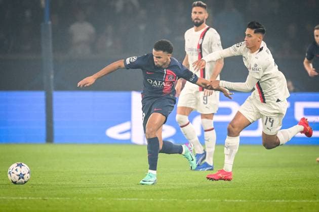 October 25, 2023, Paris, France, France: Warren ZAIRE-EMERY of PSG and Tijjani REIJNDERS of AC Milan during the UEFA Champions League group F match between Paris Saint-Germain and AC Milan at Parc des Princes Stadium on October 25, 2023 in Paris, France. Paris France - ZUMAm308 20231025_zsp_m308_001 Copyright: xMatthieuxMirvillex