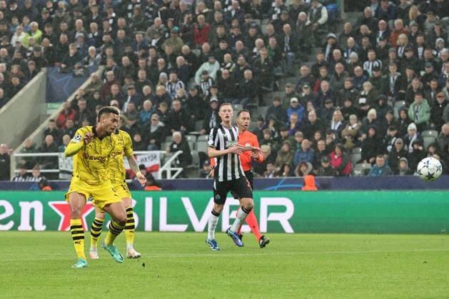 UEFA Champions League Newcastle United v Borussia Dortmund Felix Nmecha 8 of Borussia Dortmund scores to make it 0-1 during the UEFA Champions League match Newcastle United vs Borussia Dortmund at St. James s Park, Newcastle, United Kingdom, 25th October 2023 (Photo by Mark Cosgrove News Images) Newcastle St. James s Park Tyne and Wear United Kingdom Copyright: xMarkxCosgrove NewsxImagesx