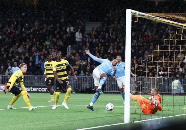 EDITORIAL USE ONLY No use with unauthorised audio, video, data, fixture lists, club league logos or live services. Online in-match use limited to 120 images, no video emulation. No use in betting, games or single club league player publications. Young Boys v Manchester City, UEFA Champions League, Group G, Football, Wankdorf Stadium, Bern, Switzerland - 25 Oct 2023 EDITORIAL USE ONLY No use with unauthorised audio, video, data, fixture lists, club league logos or live services. Online in-match use limited to 120 images, no video emulation. No use in betting, games or single club league player publications.  Copyright: xMichaelxZemanek Shutterstockx 14164182aa