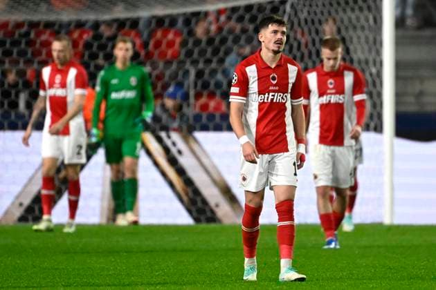 Royal Antwerp FC v FC Porto - UEFA Champions League DEURNE, BELGIUM - OCTOBER 25 : Muja Arbnor forward of Antwerp FC looks dejected during the UEFA Champions League group H match between Royal Antwerp FC and FC Porto on October 25, 2023 in Deurne, Belgium, 25 10 2023 Deurne Belgium  Copyright: xPeterxDexVoechtx