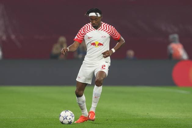 25 10 2023, xtgx, football, UEFA Champions League, RB Leipzig Red Star Belgrade emspor, v l Mohamed Simakan Leipzig, 2 on the ball, plays the ball DFL DFB REGULATES PROHIBIT ANY USE OF PHOTOGRAPHS as IMAGE SEQUENCES and or QUASI VIDEO Leipzig