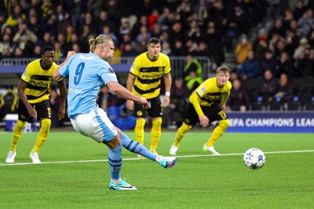 BSC Young Boys v Manchester City Champions League 25 10 2023. Goal 1-2 Erling Haaland (9) of Manchester City scores from the penalty spot during the Champions League match between BSC Young Boys and Manchester City at Stade de Suisse, Wankdorf, Switzerland on 25 October 2023. Editorial use only , Copyright: xNigelxKeenex PSI-18264-0028